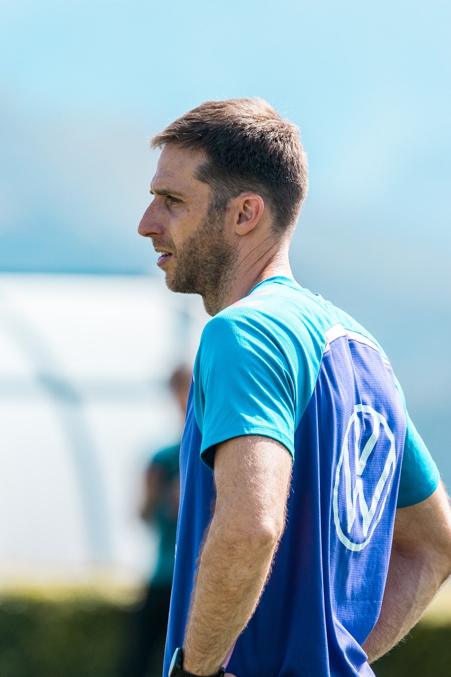 Maykol Hernández, preparador físico de un primer equipo profesional, en un entrenamiento